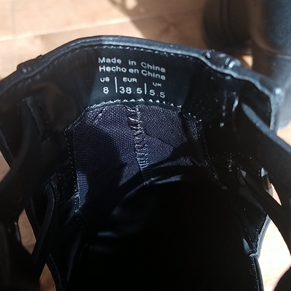 Very cute booties - Picture 3 of 5